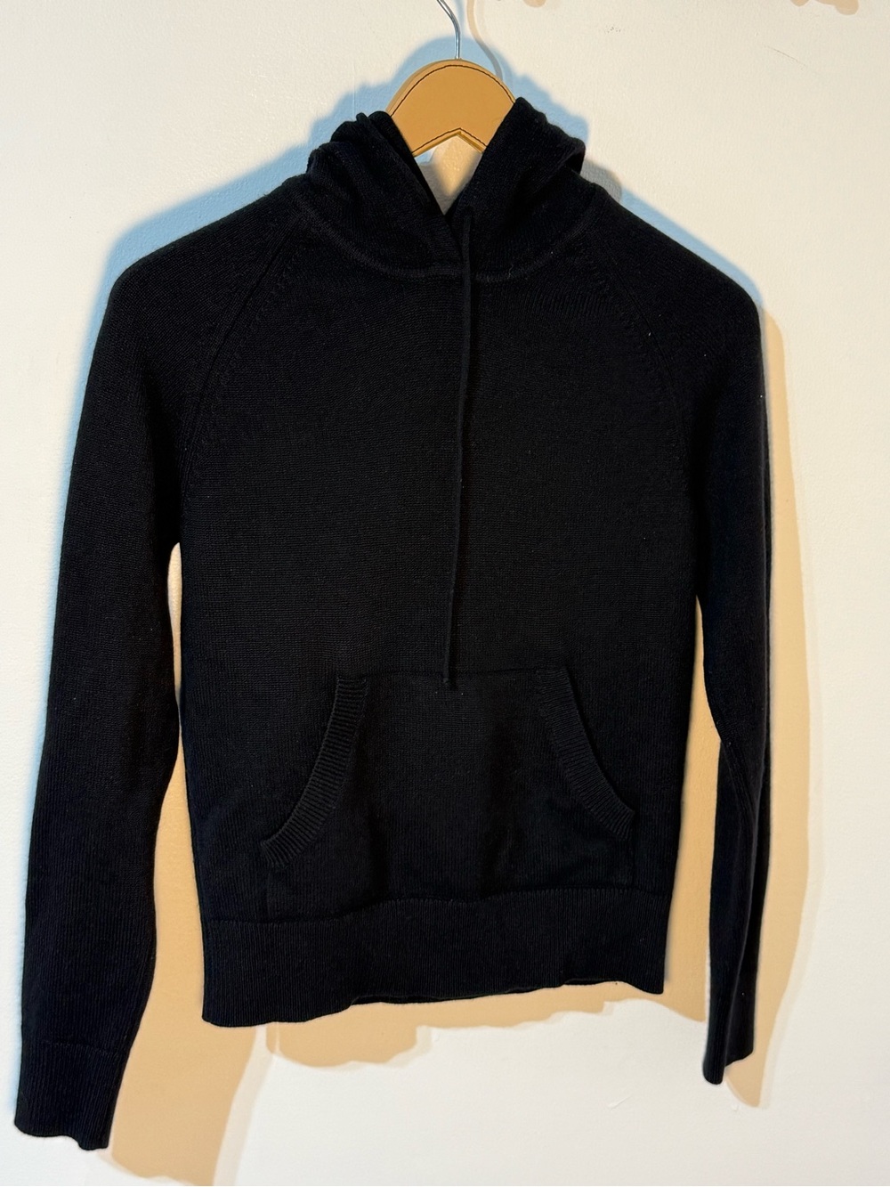Banana Republic Black Hoodie Sweater 100% cashmere with kangaroo pockets size S